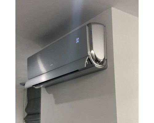 Настінна спліт-система (кондиціонер) GREE U-Crown GWH18UC-K6DNA4A