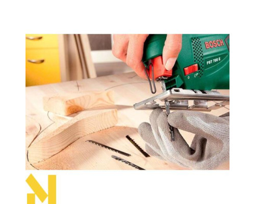 Лобзик електричний BOSCH PST 700 E