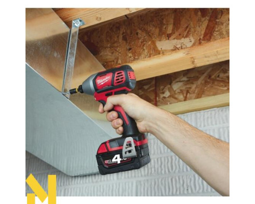 Гвинтоверт акумуляторний MILWAUKEE M18 BID-202C