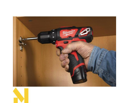 Дриль-шуруповерт акумуляторний Milwaukee M12 BDD-201C