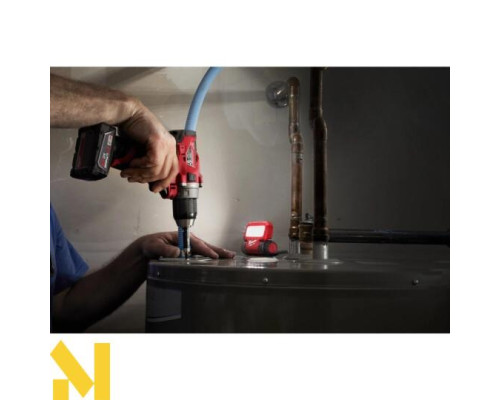 Ліхтар акумуляторний MILWAUKEE L4 FFL-301 з магнітом