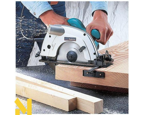 Дискова пила Makita 5704R