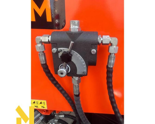 Подрібнювач садовий бензиновий GTM DCH6