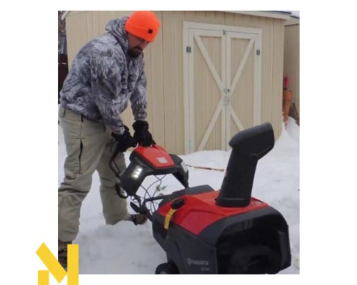 Снігоприбирач Husqvarna ST 151