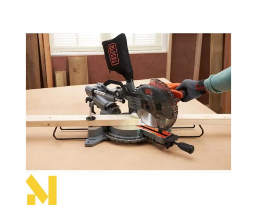 Пила торцювальна мережева Black&Decker BES702