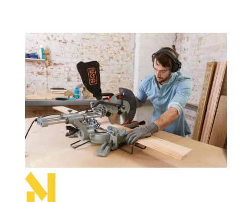 Пила торцювальна Black&Decker BES710