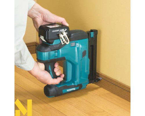 Цвяхозабивач акумуляторний Makita DBN500ZJ (без АКБ та ЗП)