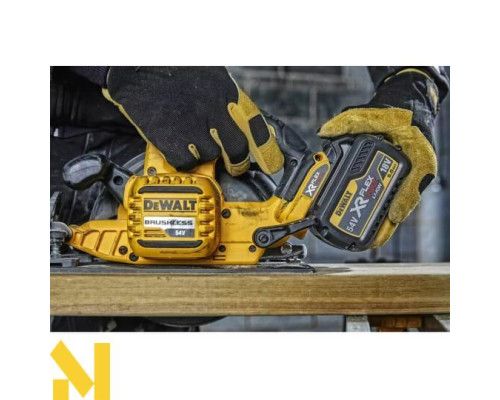 Пила дискова акумуляторна DeWALT DCS575NT