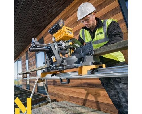 Пила торцювальна акумуляторна DeWALT DHS780T2A