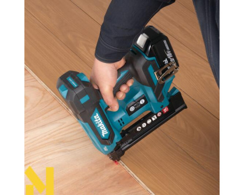 Степлер акумуляторний Makita DST630Z (без АКБ та ЗП)