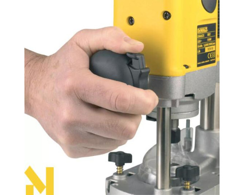 Фрезер DeWalt DW621