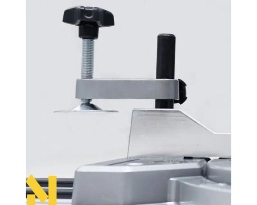 Пила торцювальна HECHT 813