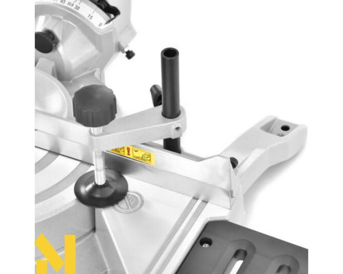 Пила торцювальна HECHT 820