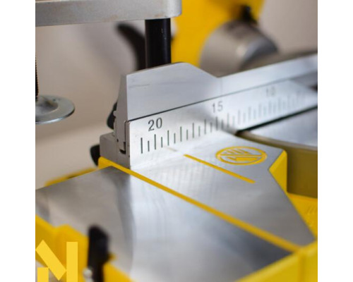 Пила торцювальна Bamato KP-250