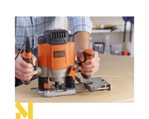Фрезер мережевий Black&Decker KW1200E