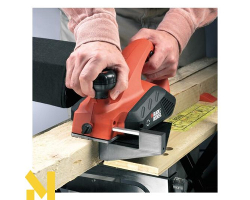 Рубанок електричний Black&Decker KW712