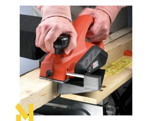 Рубанок електричний Black&Decker KW712KA