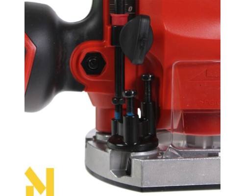 Фрезер Makita M3601