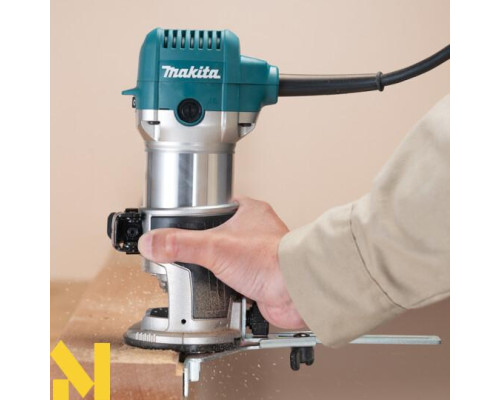 Фрезер Makita RT0702CX2